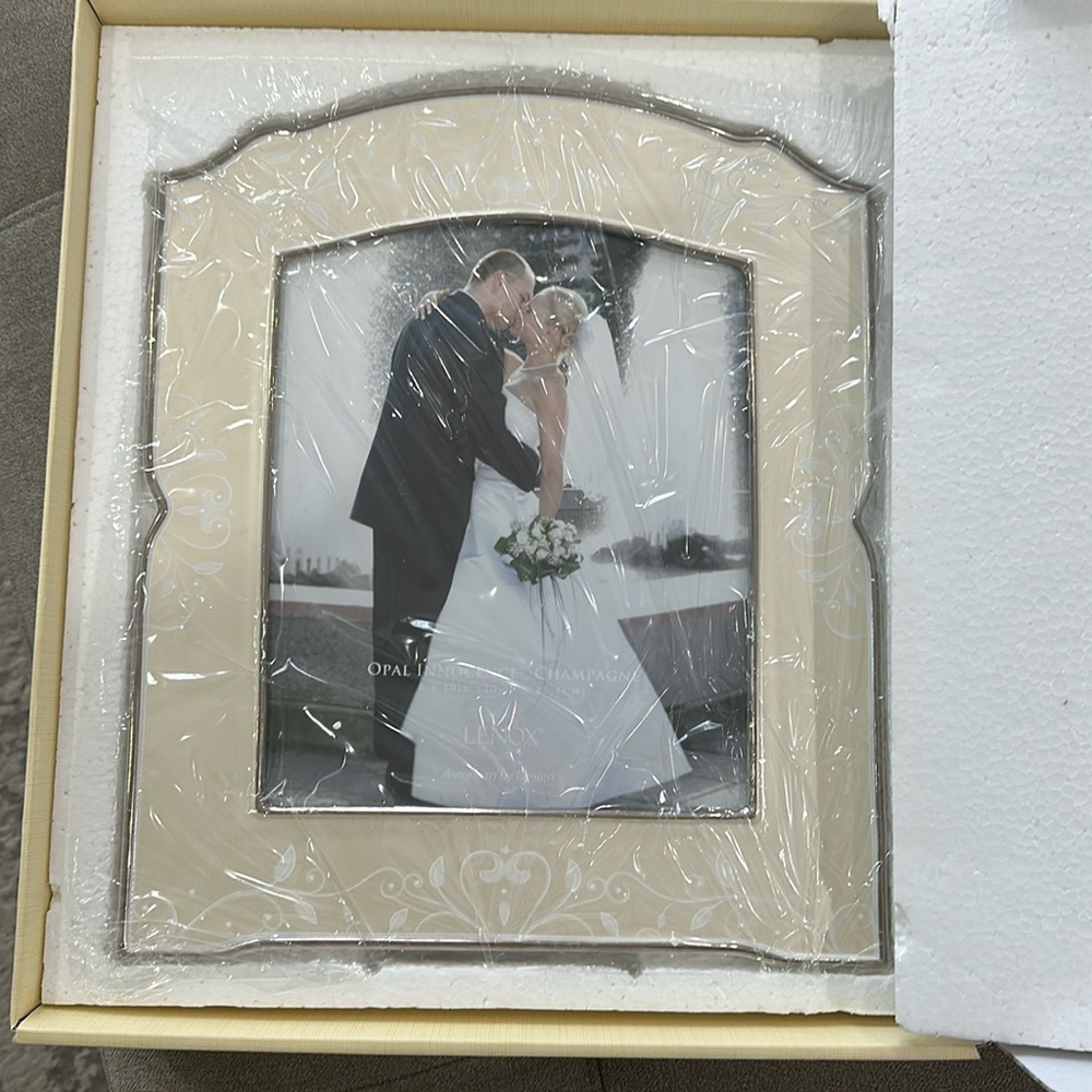 Lenox opal innocence champagne frame 8x10